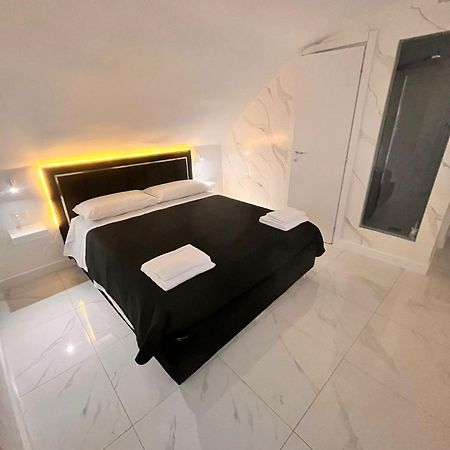 Suite Luxury Toto Nápoles Exterior foto