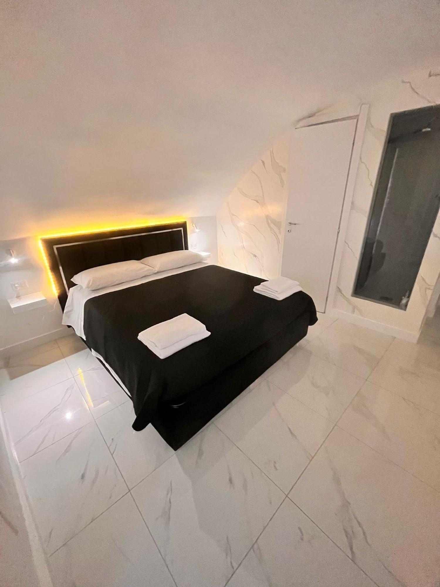 Suite Luxury Toto Nápoles Exterior foto