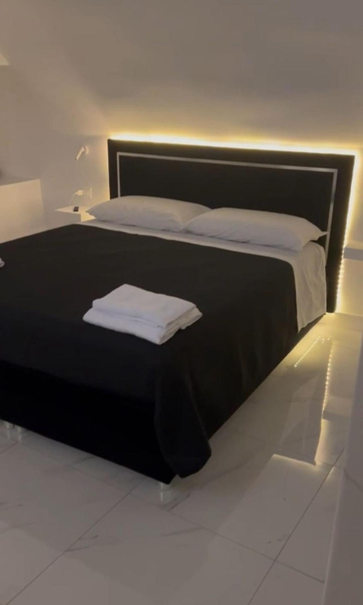 Suite Luxury Toto Nápoles Exterior foto